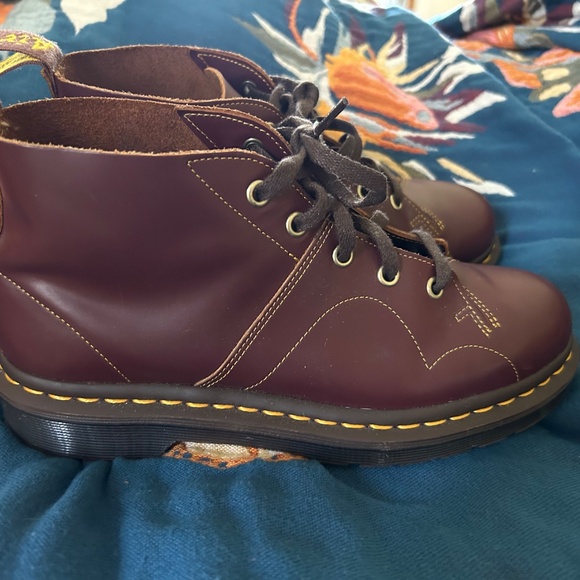 Doc Martens EU 39 W9 Wine colored great condition! - Picture 2 of 6